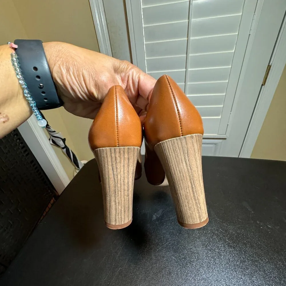 Kate Spade New York size 6.5 B tan pumps